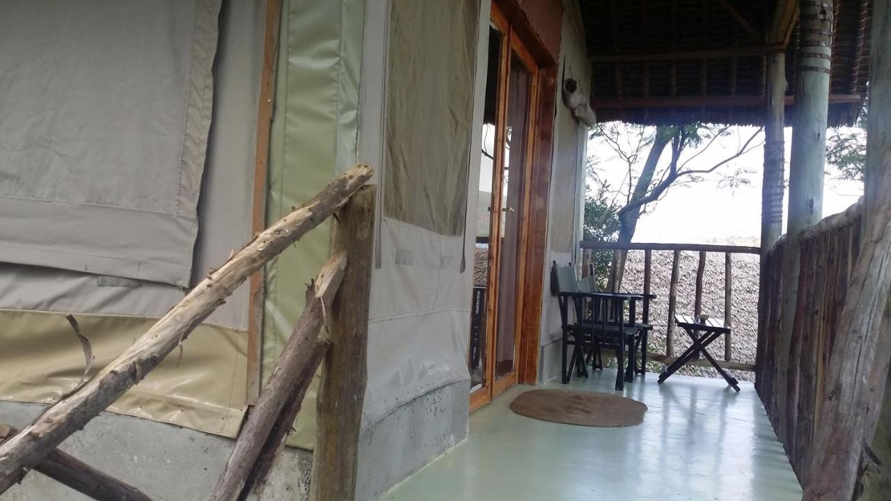 Maili Saba Camp Villa Nakuru Buitenkant foto