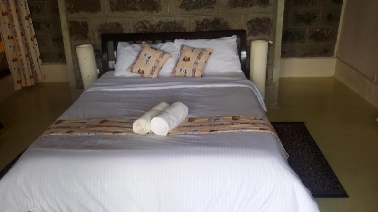 Maili Saba Camp Villa Nakuru Buitenkant foto