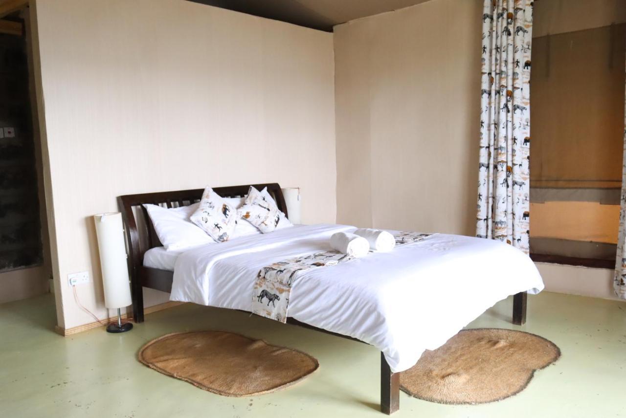 Maili Saba Camp Villa Nakuru Buitenkant foto